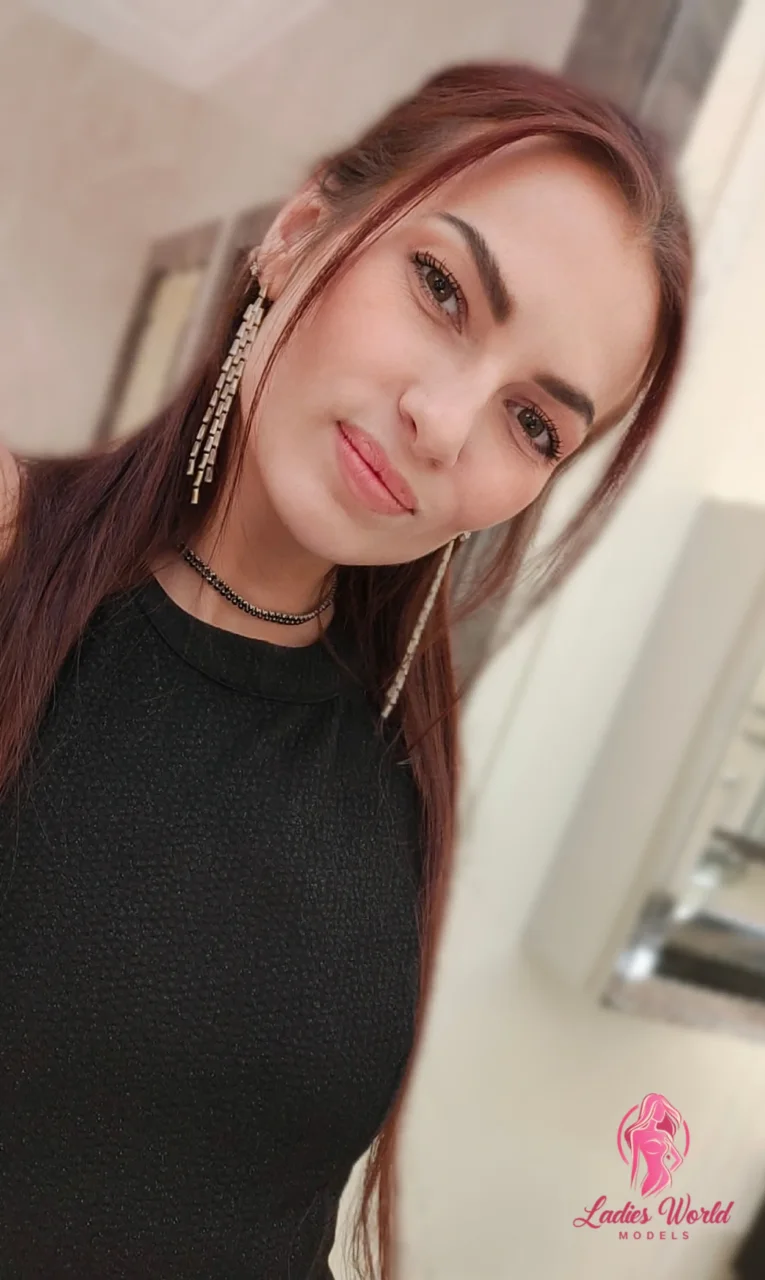 Яна фото 9 - Алматы, 20 лет, стройная, шатенка, 168 см, 53 кг, грудь 1 размер