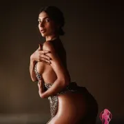 Азалия фото 2 - Алматы, 24 года, стройная, черные волосы, 169 см, 59 кг, грудь 2 размер