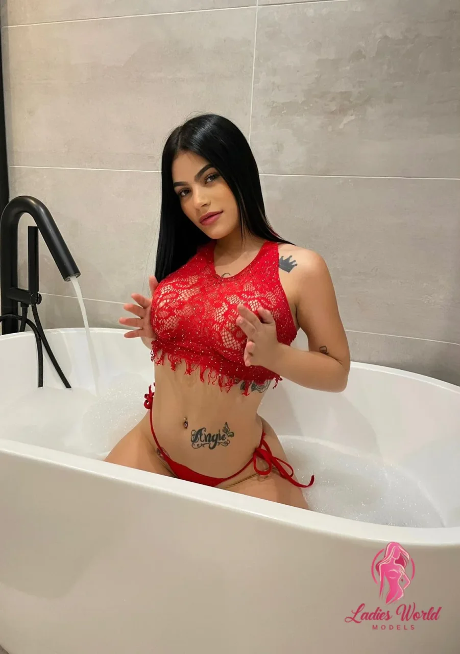 Эрика фото 3 - Алматы, 28 лет, стройная, черные волосы, 166 см, 56 кг, грудь 2 размер