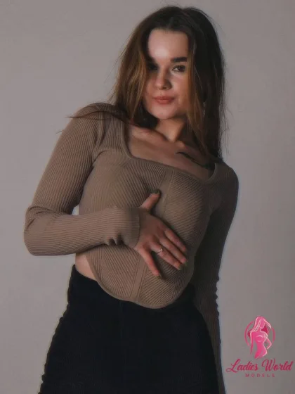 Жулдыз фото 3 - Алматы, 20 лет, стройная, шатенка, 159 см, 51 кг, грудь 1 размер