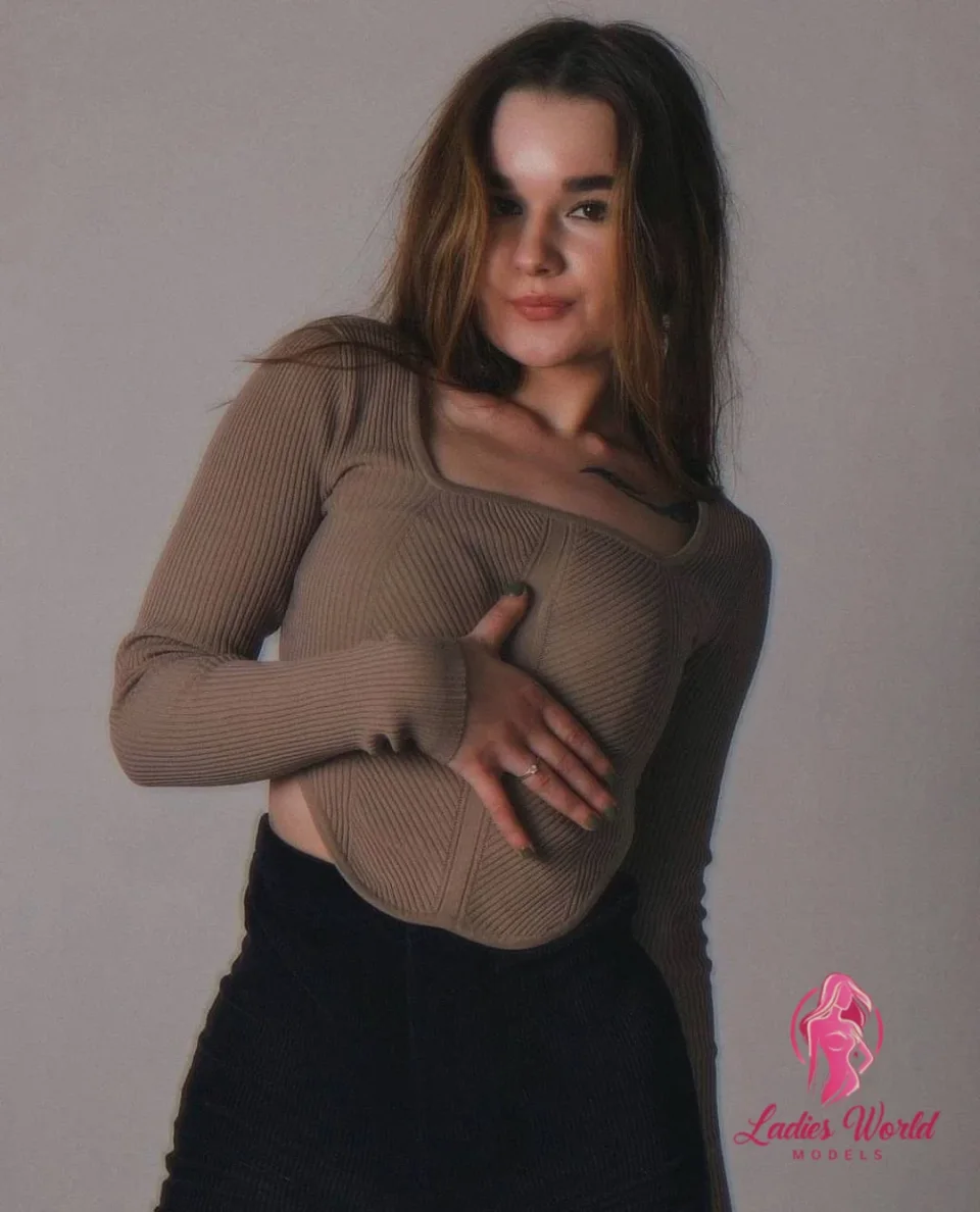 Жулдыз фото 3 - Алматы, 20 лет, стройная, шатенка, 159 см, 51 кг, грудь 1 размер
