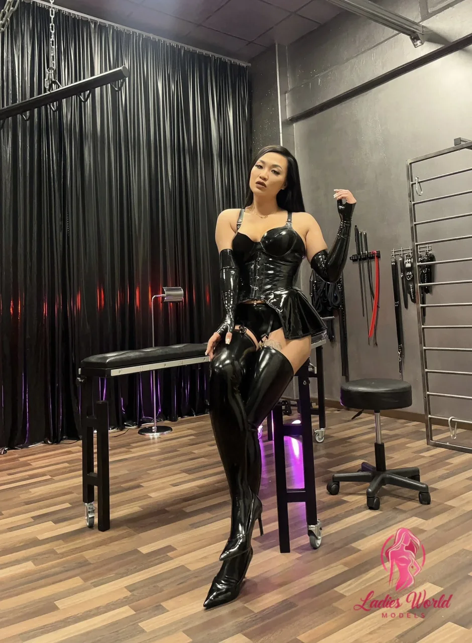 Марианна фото 4 - Атырау, 22 года, фигуристая, черные волосы, 170 см, 56 кг, грудь 3 размер