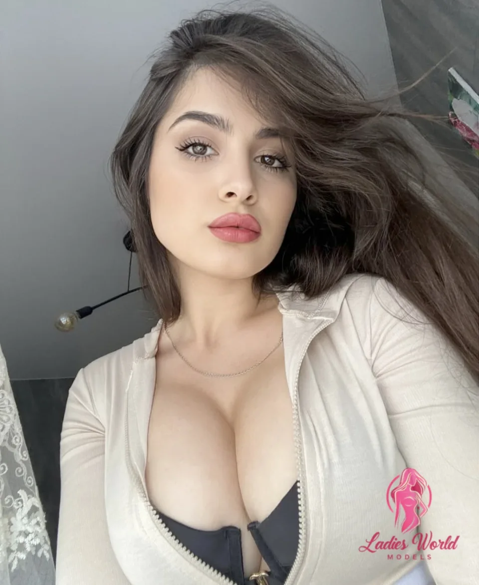 Дарина фото 1 - Туркестан, 20 лет, стройная, шатенка, 170 см, 55 кг, грудь 3 размер