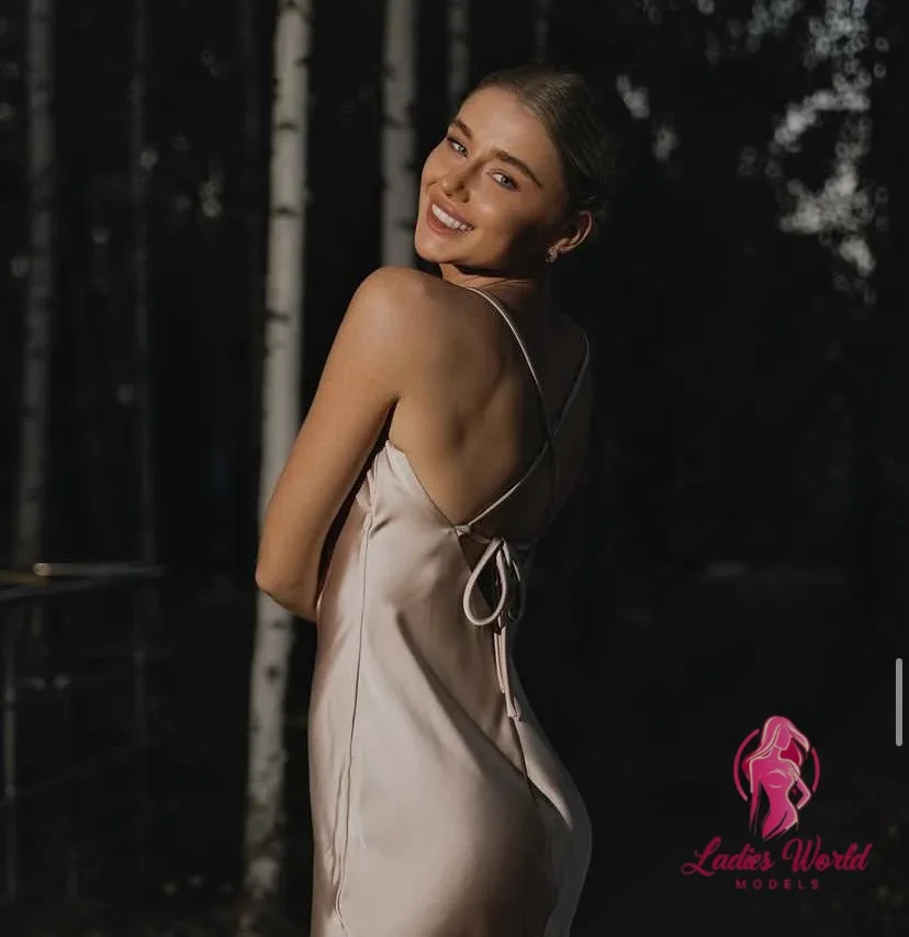 Аяночка фото 1 - Алматы, 22 года, стройная, блондинка, 168 см, 50 кг, грудь 2 размер