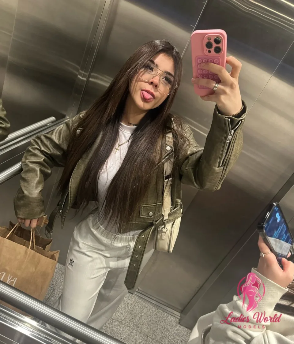 Варенька фото 8 - Алматы, 24 года, обычная, черные волосы, 169 см, 66 кг, грудь 2 размер