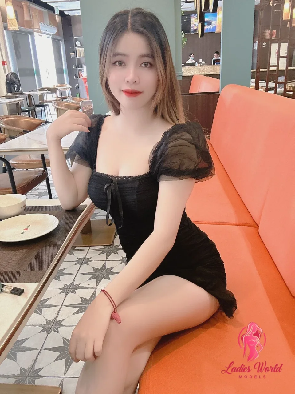 Жанетта фото 9 - Алматы, 23 года, обычная, черные волосы, 167 см, 59 кг, грудь 4 размер