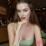 Инесса фото 1 - Актобе, 20 лет, стройная, шатенка, 169 см, 53 кг, грудь 2 размер