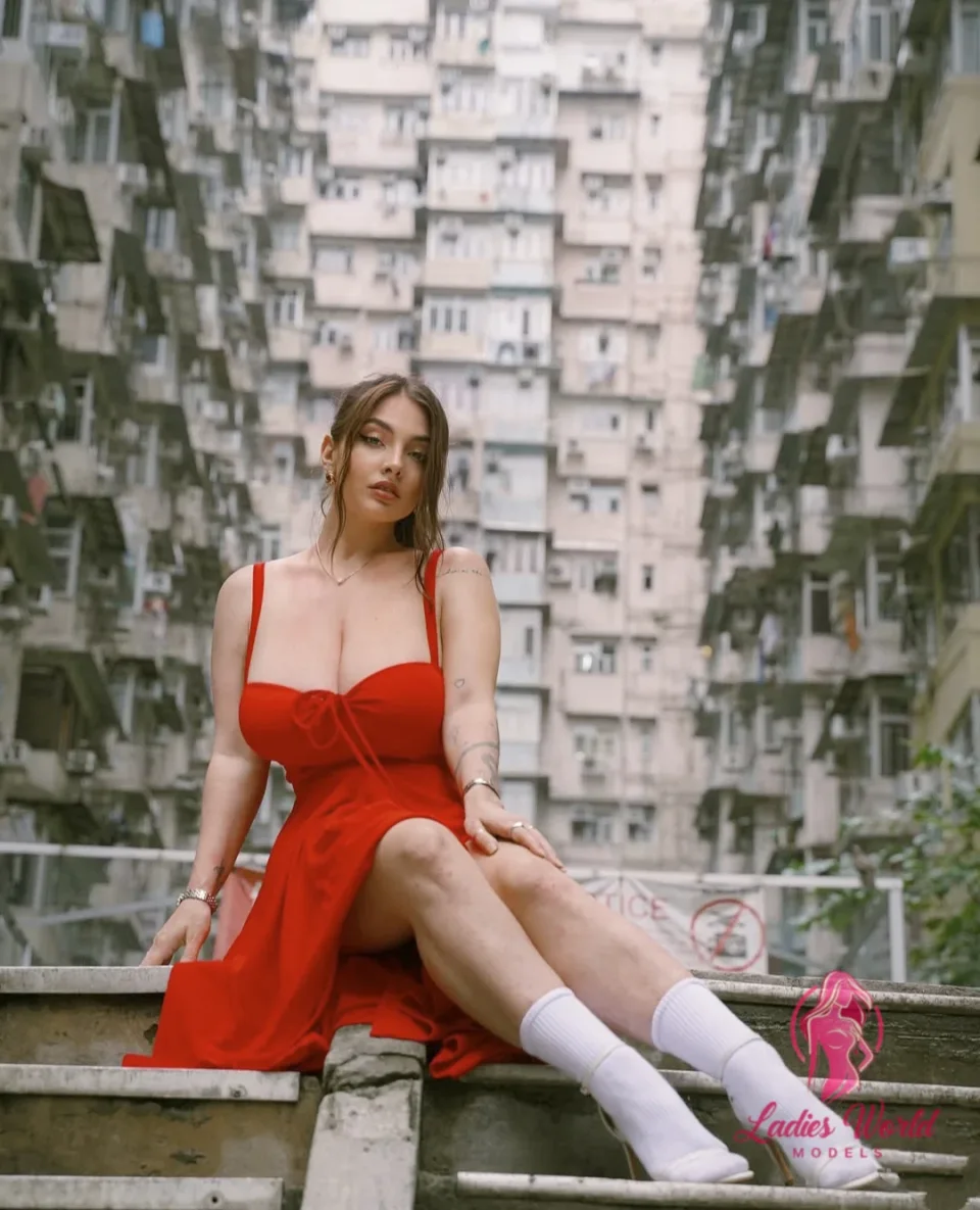 Карина фото 2 - Алматы, 21 год, стройная, шатенка, 170 см, 56 кг, грудь 3 размер
